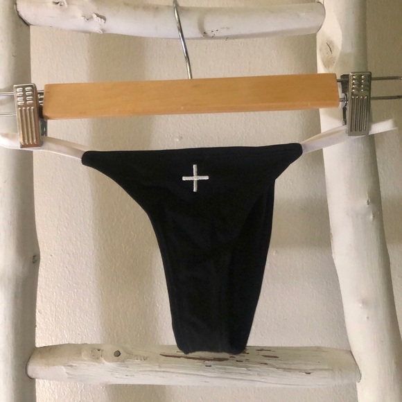 Coulbourne bikini - Picture 2 of 2